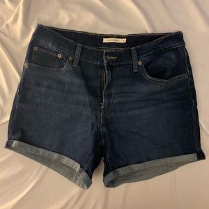 Levi’s mid-length Shorts